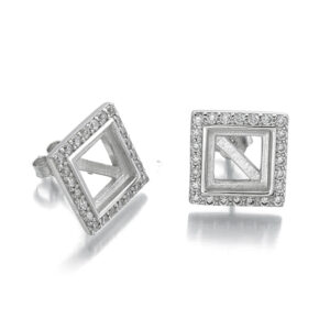 Square 7×7 mm 925 studs with CZ.