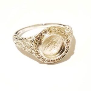 Round-cut-bezel-ring-closed-back